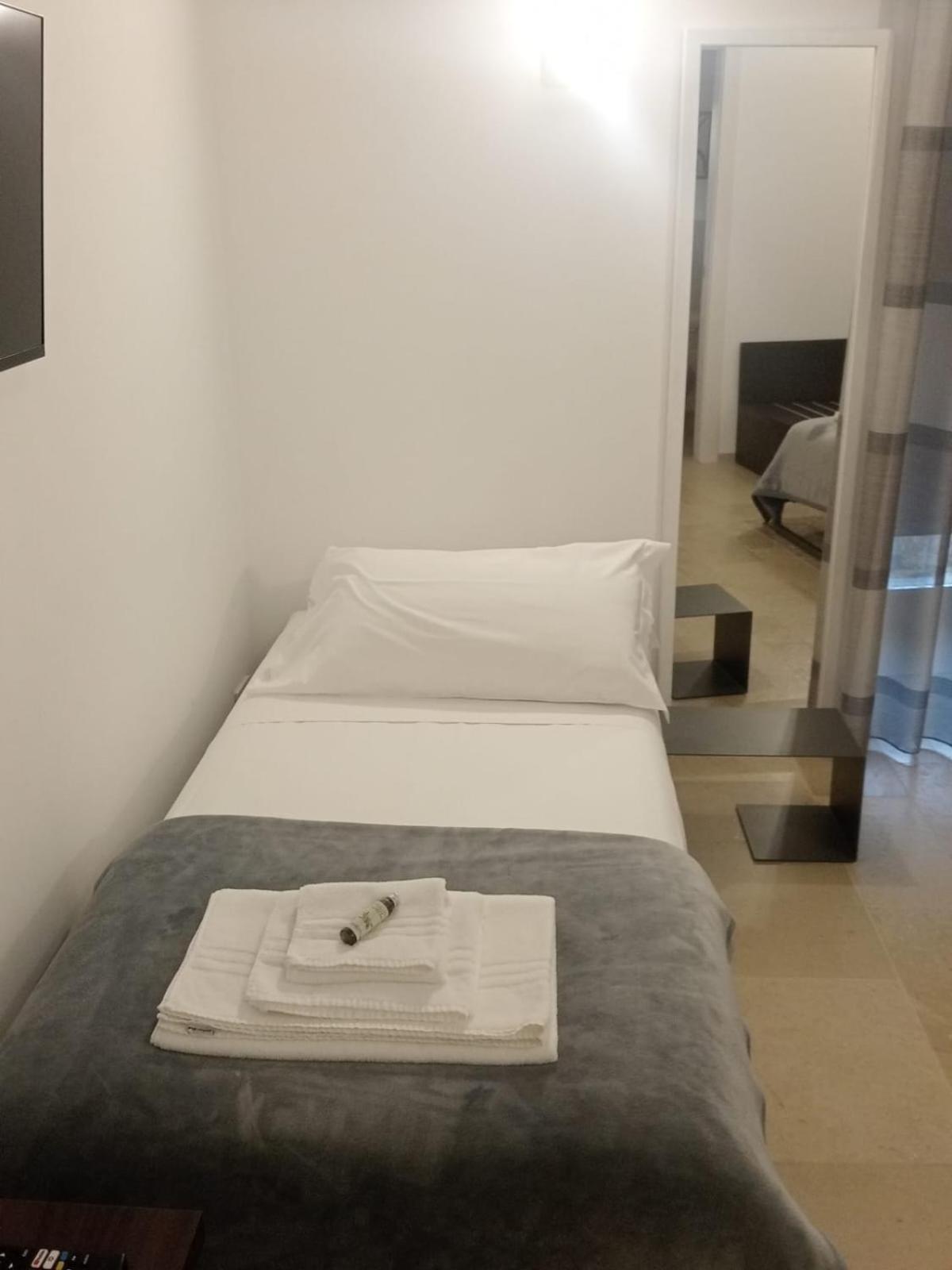 Ibla Rooms Ragusa Phòng bức ảnh